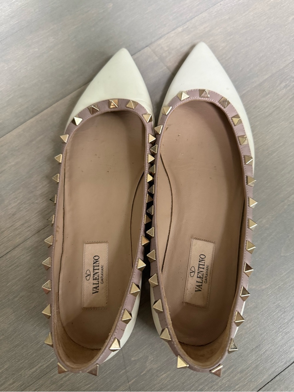 Valentino Garavani White Leather Pointed Rockstud Ballet Flats with Beige Trim